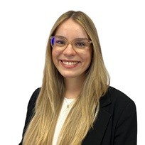 Caroline Selzer weißer Hintergrund für Homepage (1).jpg