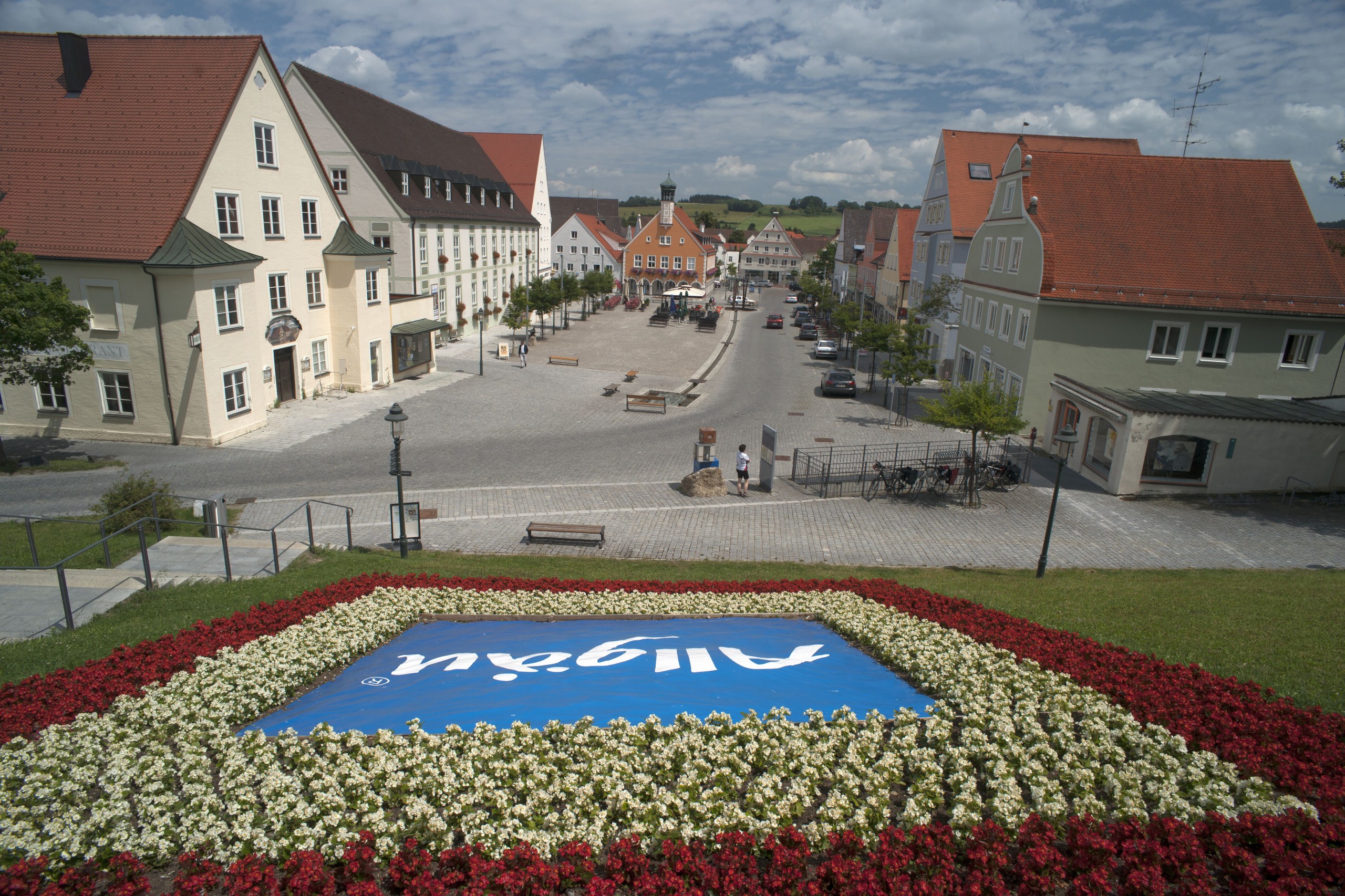 Marktplatz von oben mit Allgäu-Logo Christian Prager.jpg