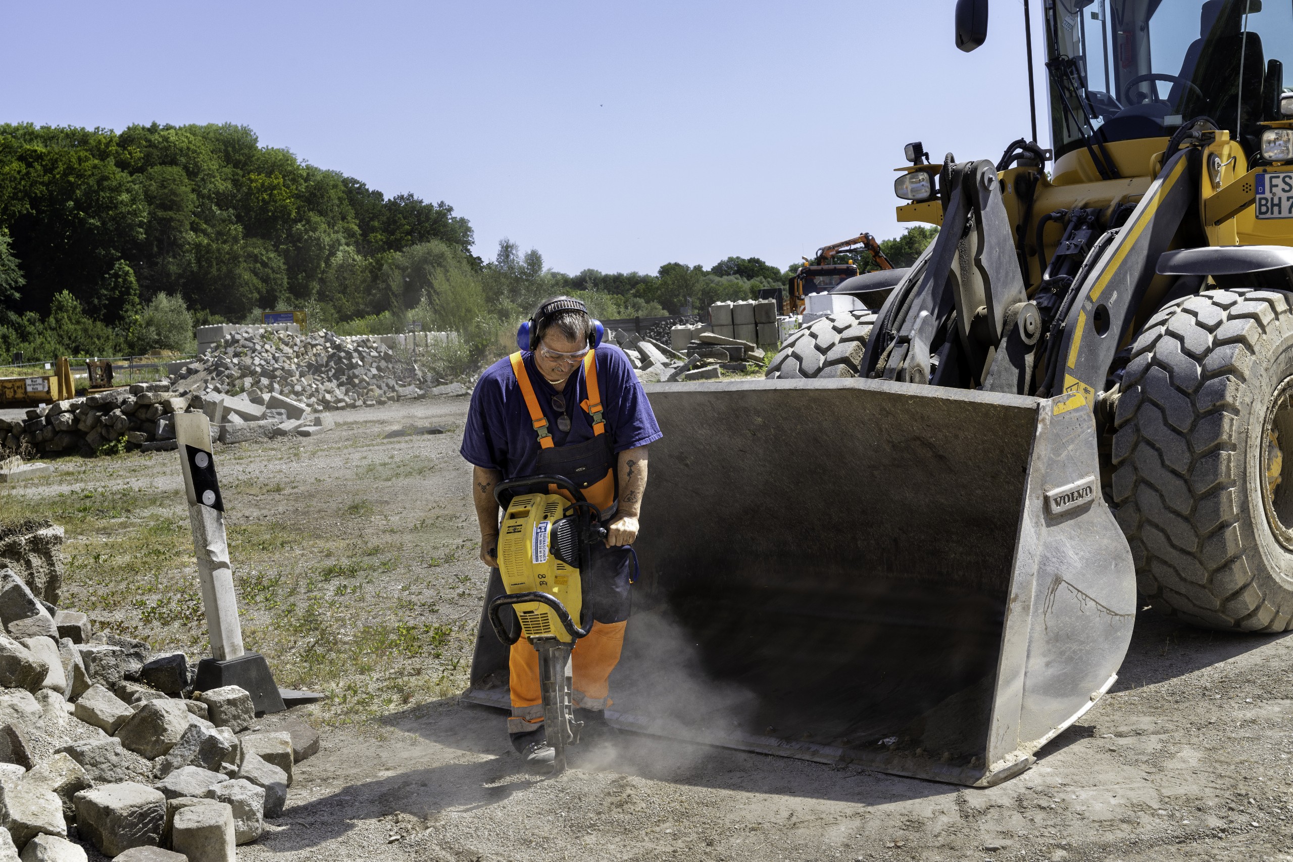 Bauhof Presslufthammer groß.jpg