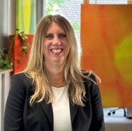 Stefanie_Baumann_Kontaktbild.jpg